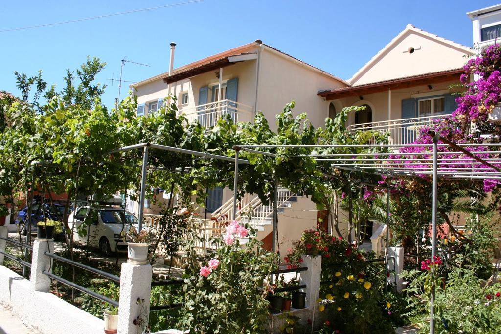 Panayota Apartments Kassiopi Ngoại thất bức ảnh