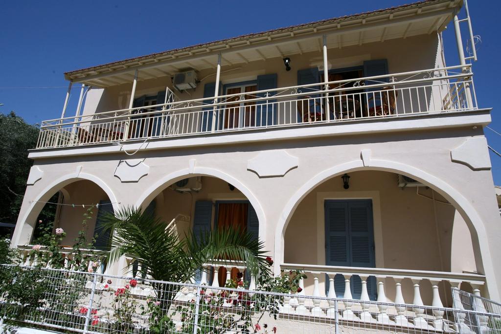 Panayota Apartments Kassiopi Ngoại thất bức ảnh